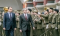 cumbre hispano portuguesa llegada y desfile militar en plaza alta